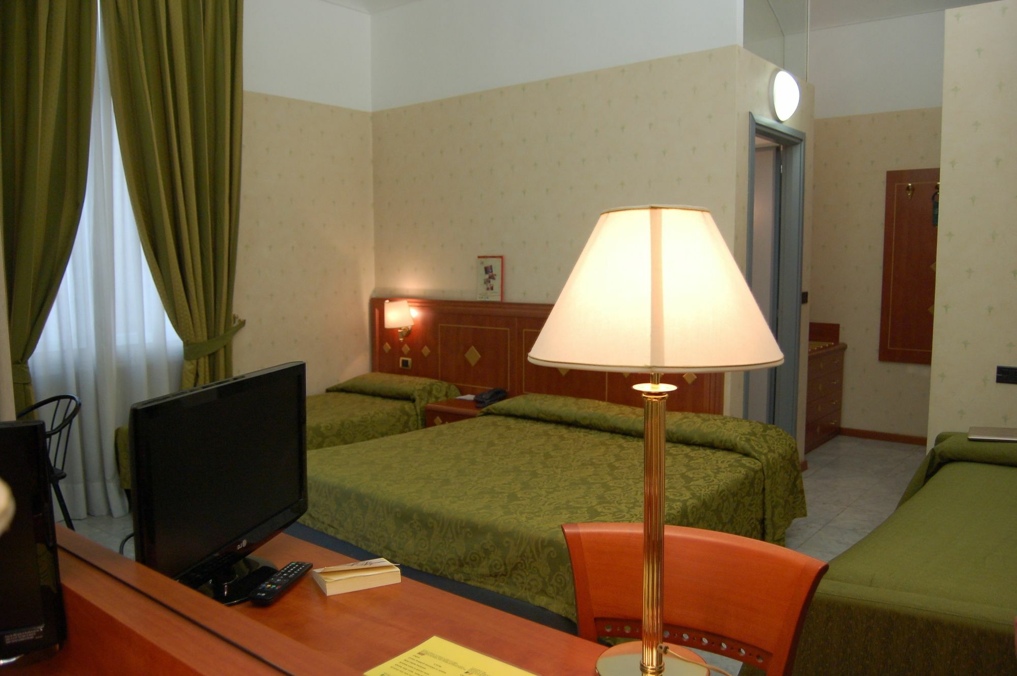 Chelsea Hotel 3*